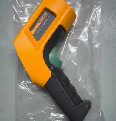Fluke 572-2 High Temperature Infrared Thermometer with Dual Laser Sighting and Adjustable Emissivity