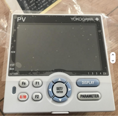 Contrôleur de température numérique Yokogawa UT35A