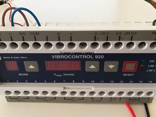 Original SCHENCK Bruel & Kjaer Vibro VC-920 Vibration Monitor with 230 V AC Power and IP 20 Protection